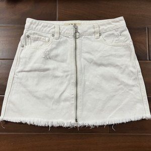 We The Free‎ People Women's Size 25 White Zip It Up Cut Off Denim Mini Skirt